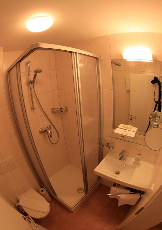 Single Room image 2