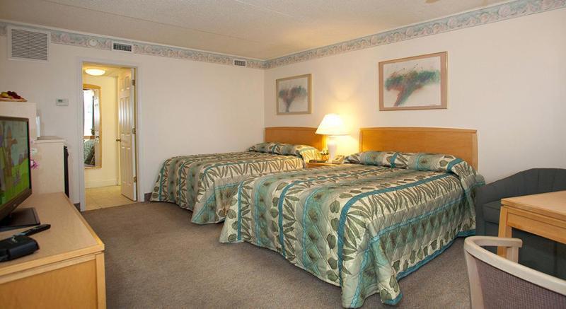 Queen Deluxe A-2 Room with Poolside View image 2