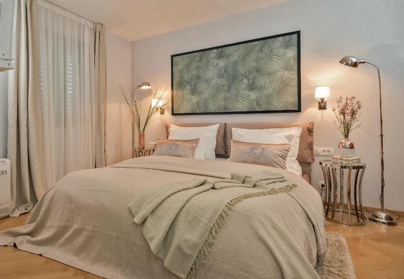 Double Room image 2