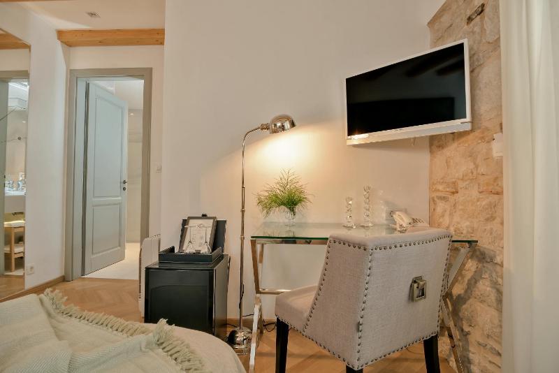 Double Room - Ground Floor image 4