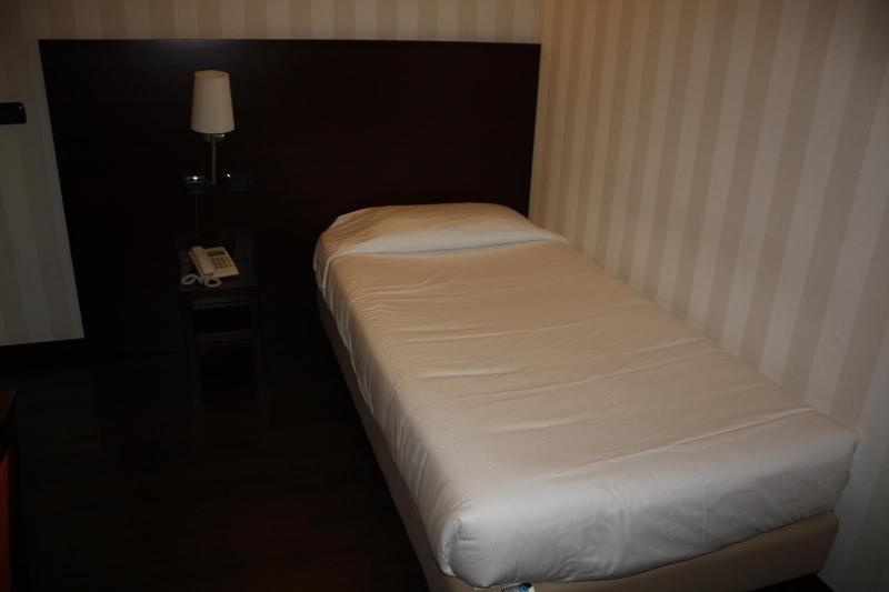 Single Room image 4
