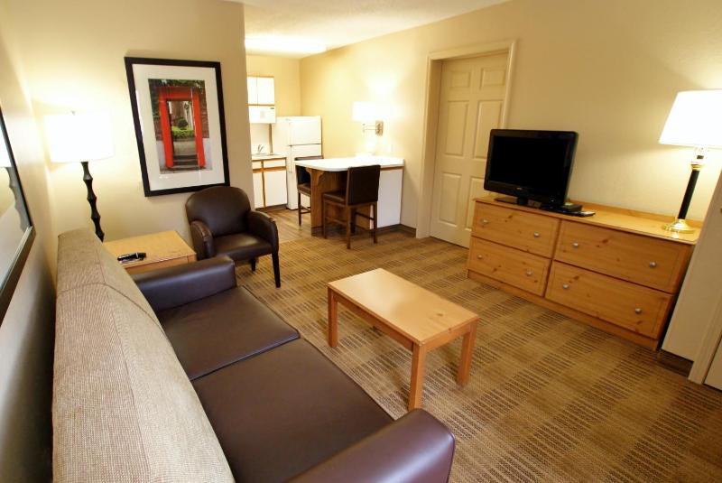 One Bedroom Suite - Non-Smoking image 4