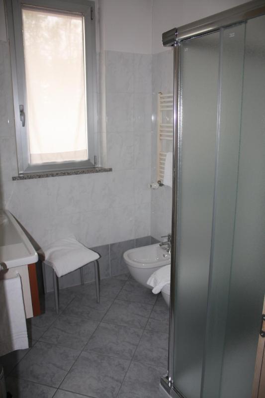 Double Room image 3