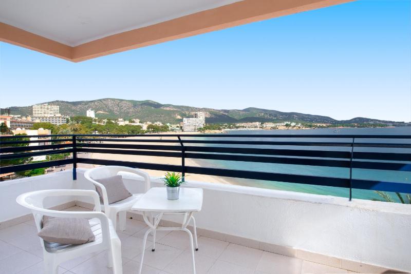 Apartment with Sea View image 4