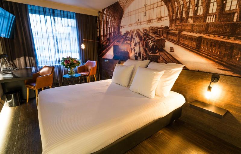 Standard Double or Twin Room image 3