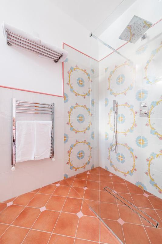 Superior Double or Twin Room with Sea View image 4