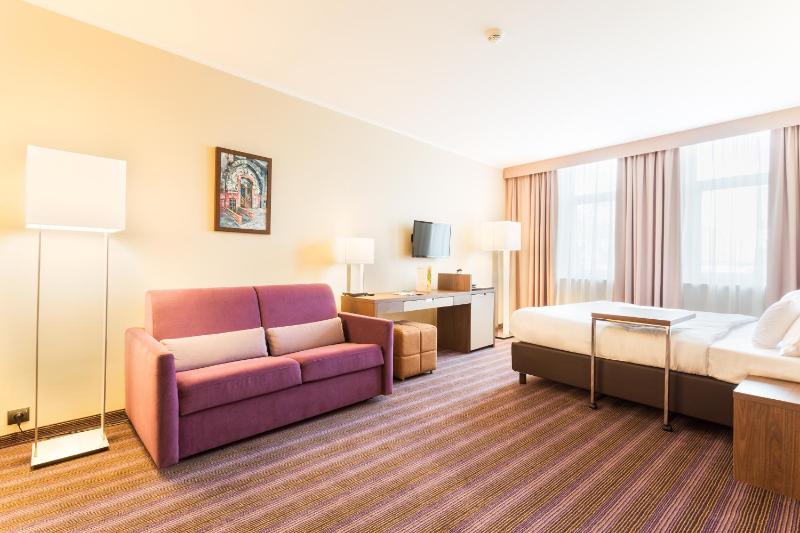 Double Room image 3