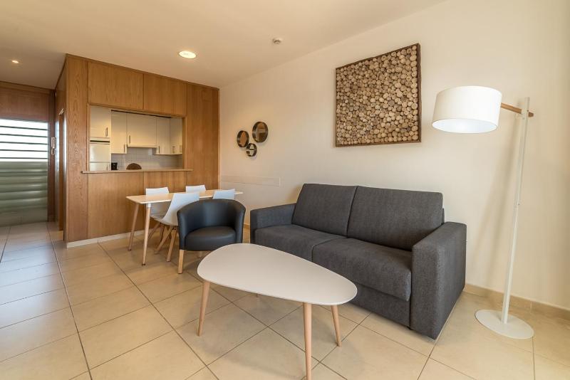 Apartment (2-3 Adults) image 2