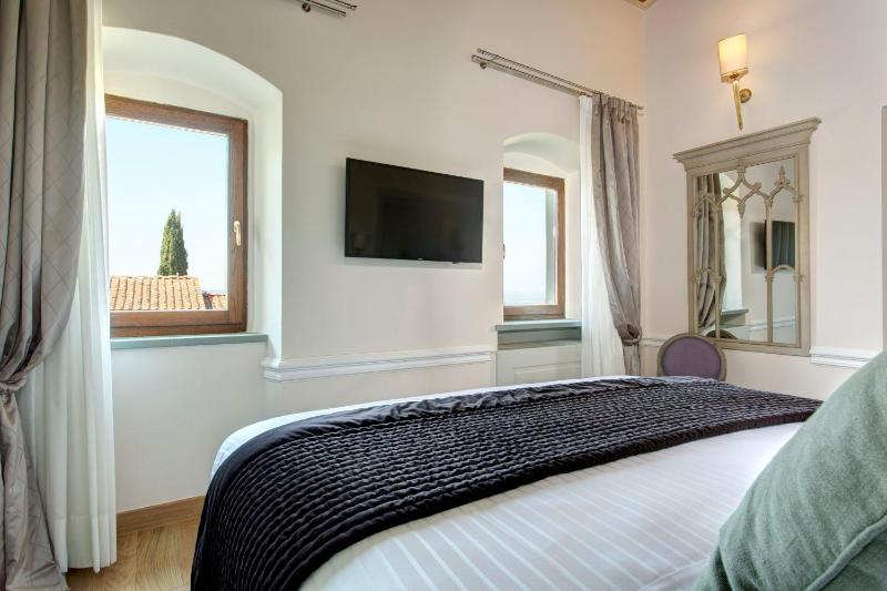 Two-Bedroom Suite image 3