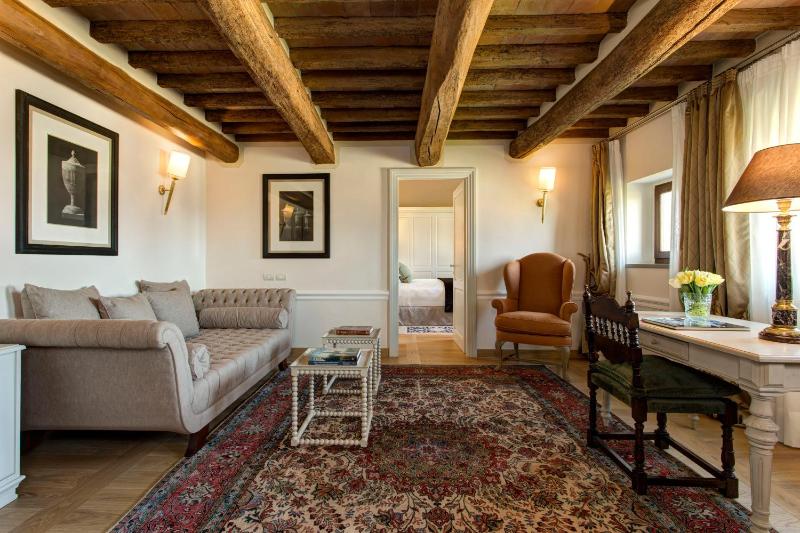 Two-Bedroom Suite image 4