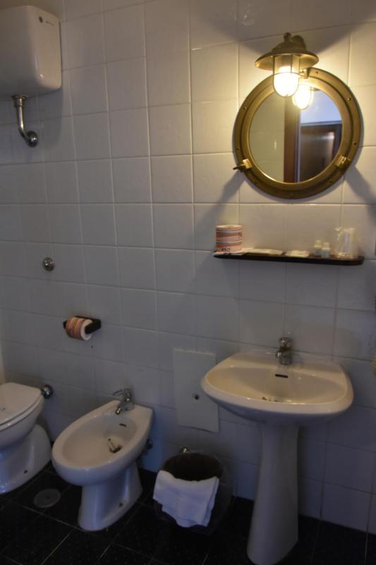 Quadruple Room image 2