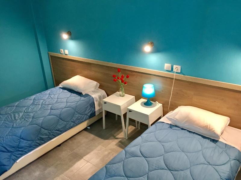 Double Room with Shared Bathroom image 1