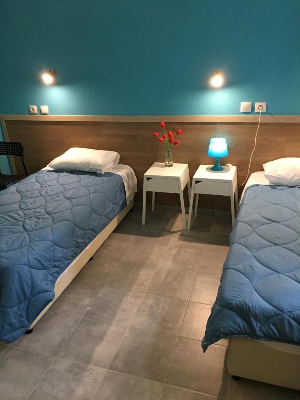Triple Room with Private Bathroom image 3
