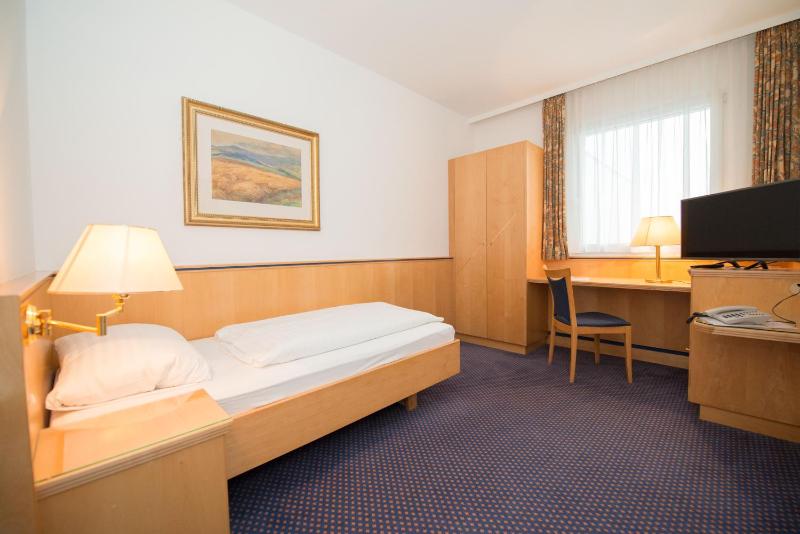 Single Room image 2