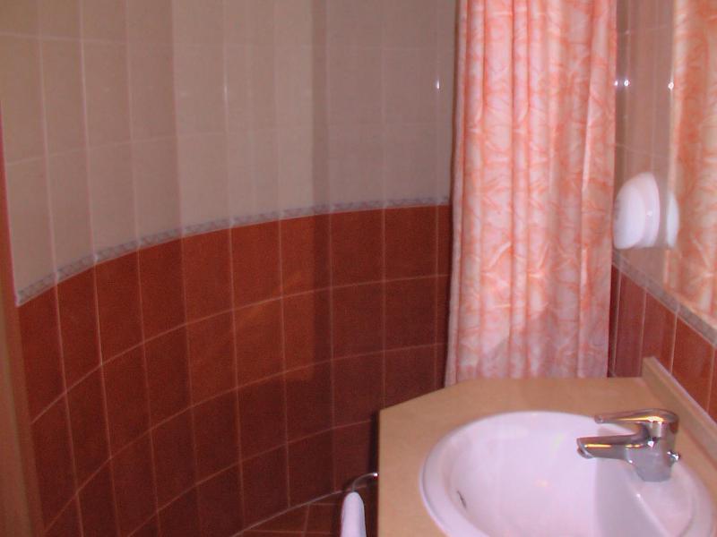 One-Bedroom Suite image 3