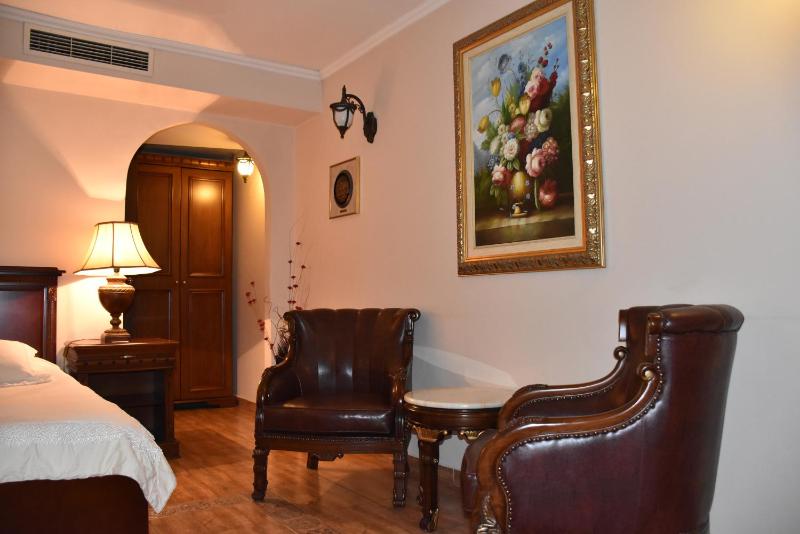 Economy Double Room image 2