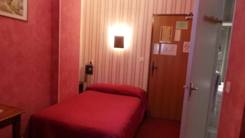 Single Room image 2