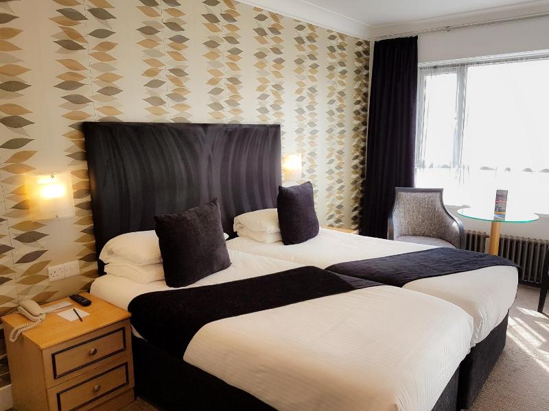 Standard King or Twin Room image 3
