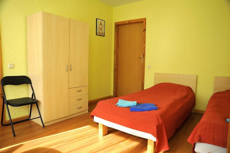 Basic Triple Room image 2