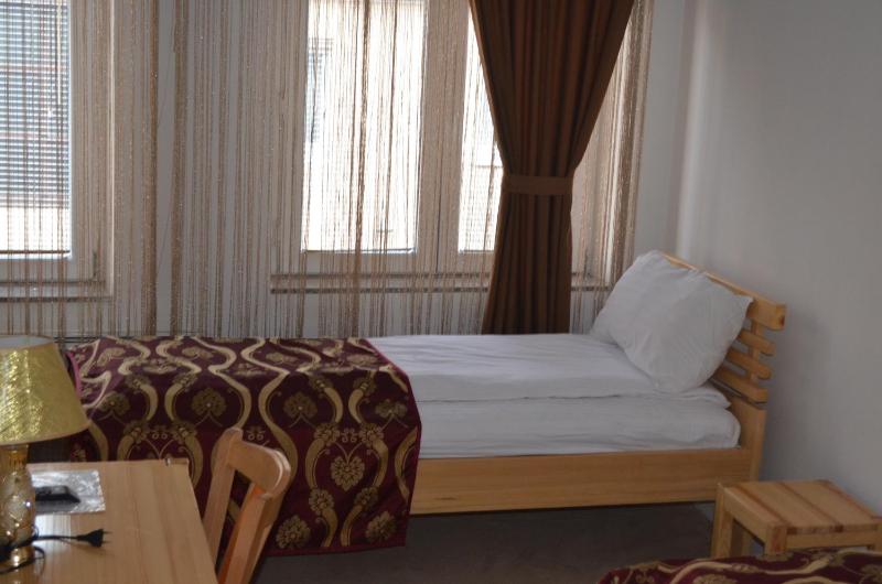 B&B Berr - image 8