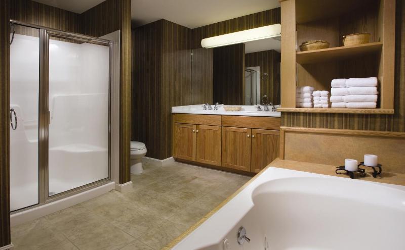 Two-Bedroom Suite image 3