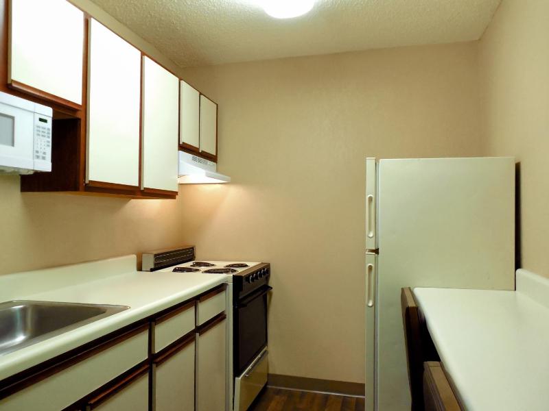 Deluxe Studio with 2 Double Beds - Non-Smoking image 4