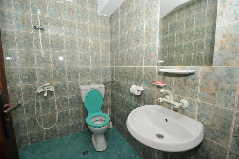 Single Room with Sea View image 4
