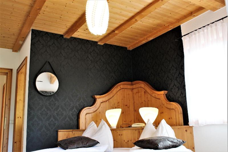 Small Double Room image 4
