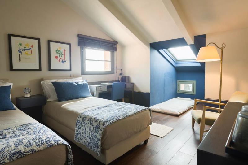 Deluxe Double or Twin Room image 1