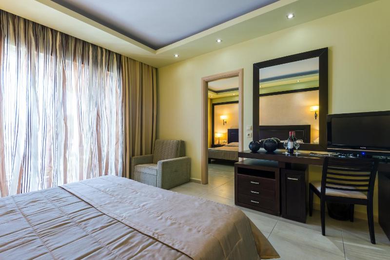 Family Room  image 4