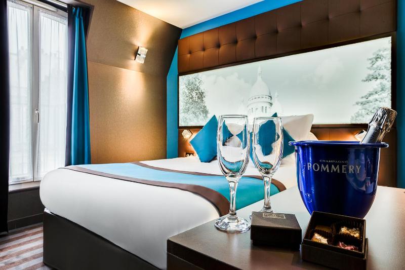 Double Room image 1