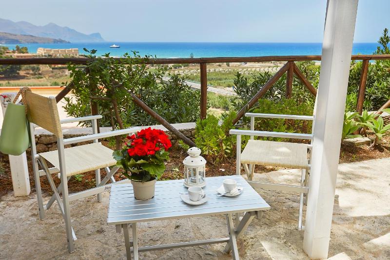 One-Bedroom Apartment with Sea View and Patio image 3