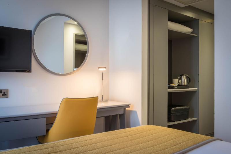 King Room image 3