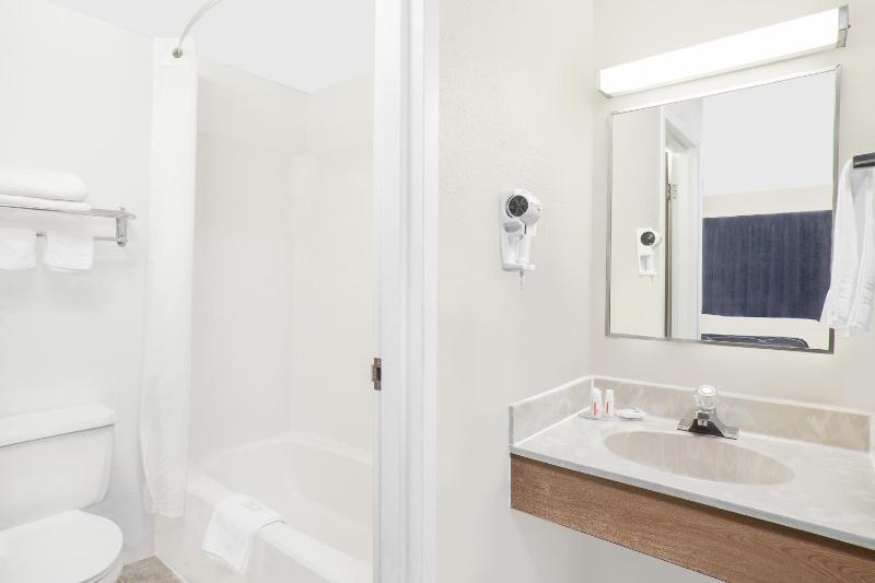 Studio King Suite - Non-Smoking image 3