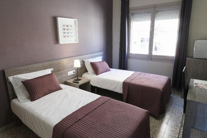 	Standard Double Room with Private Bathroom image 2