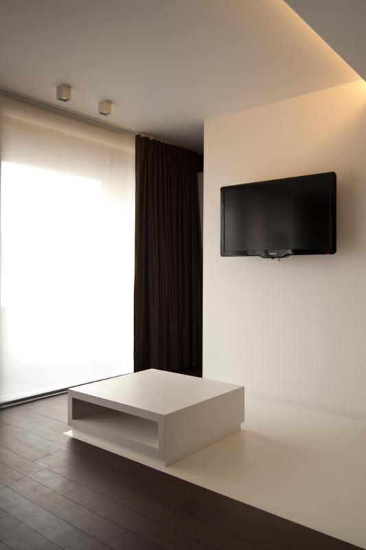 Deluxe Suite image 3