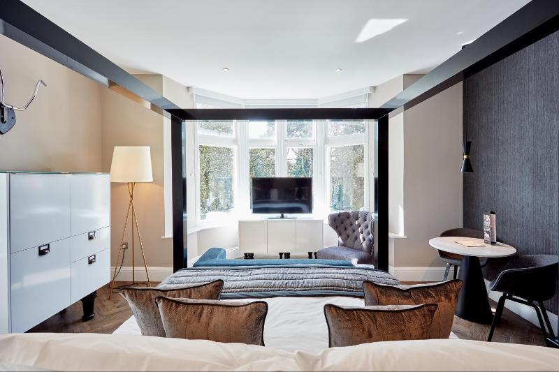 Superior Suite image 4
