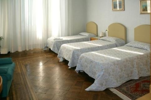 Triple Room image 2