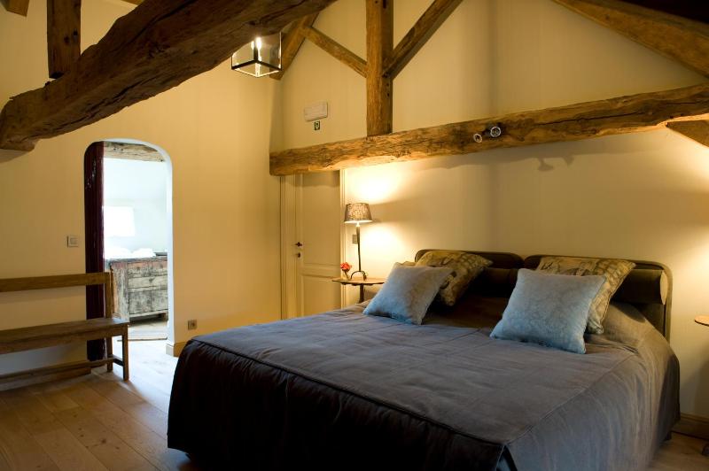 Standard Double Room image 3