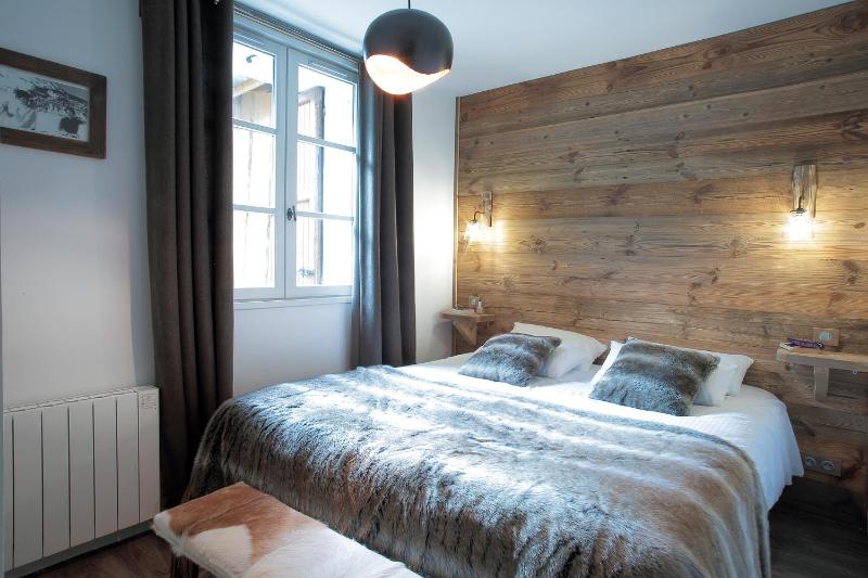 Two-Bedroom Apartment with Mountain View image 4