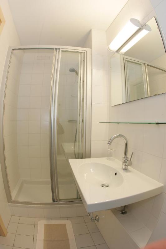 Twin Room image 2