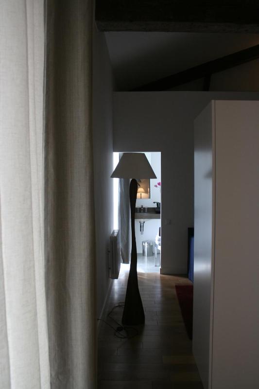 Deluxe One-Bedroom Apartment - 38m2 image 2