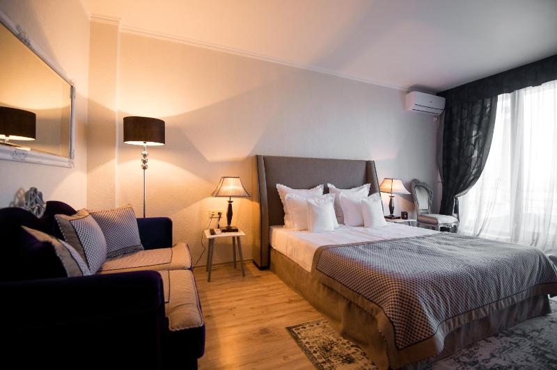 Superior Double Room image 1