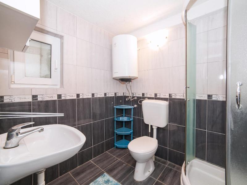 Comfort One-Bedroom Apartment with Sea View  image 2