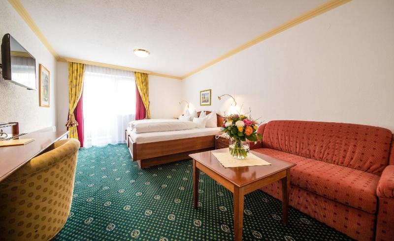 Double Room image 3