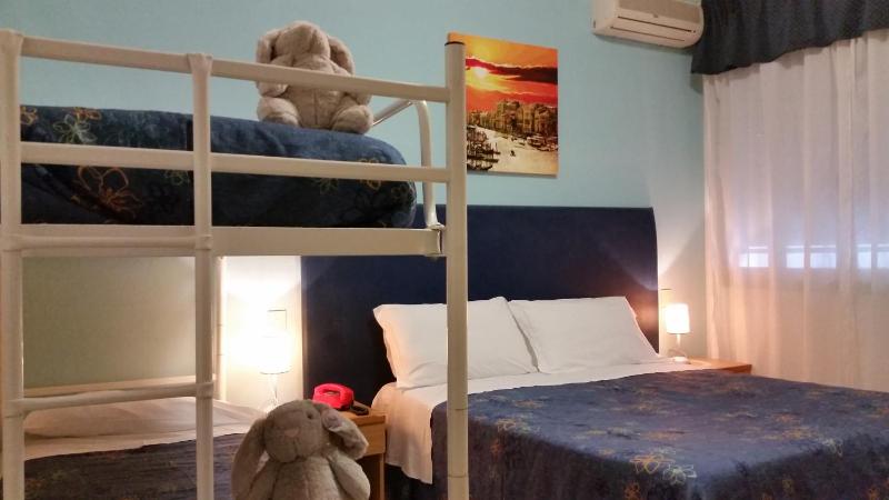 Quadruple Room image 4