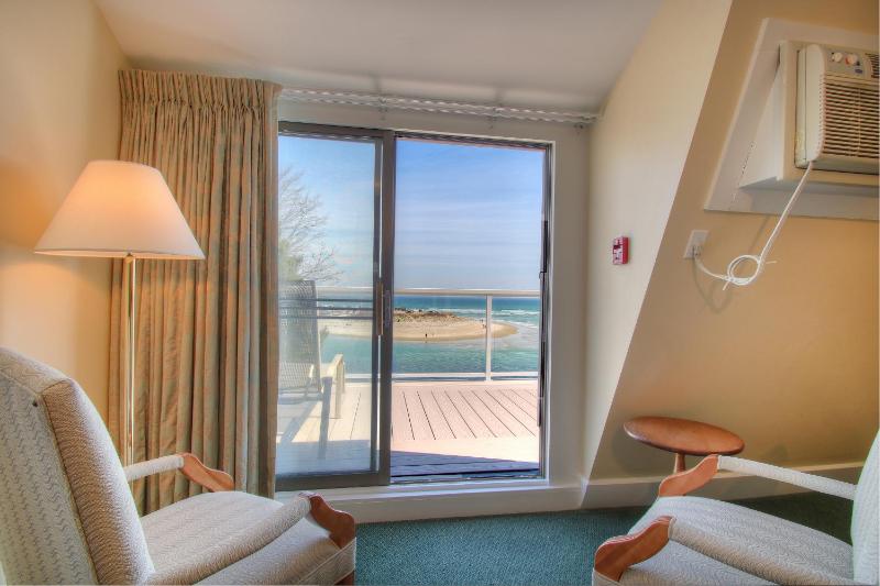 King Room with Balcony and View - Main Inn Building image 3