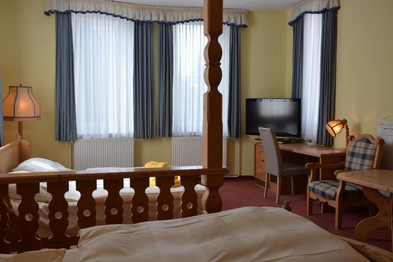 Quadruple Room image 2