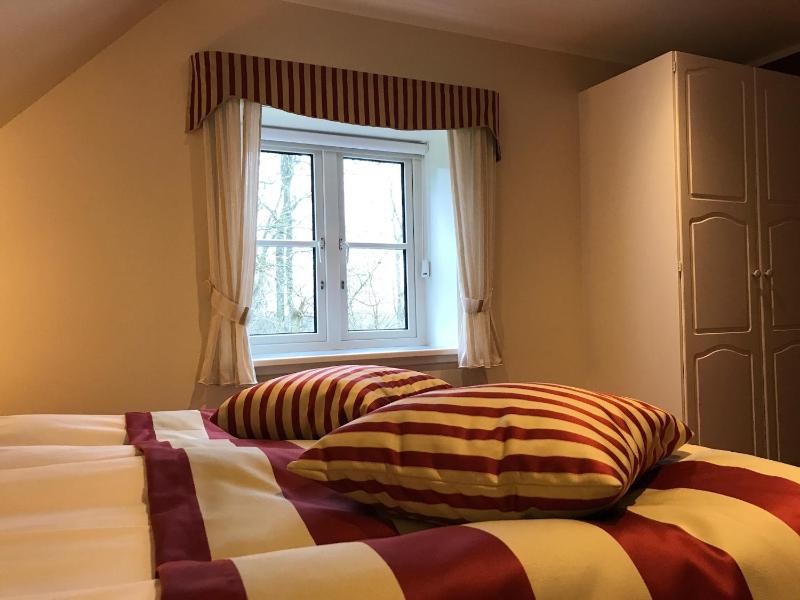 Double Room with Bath image 3