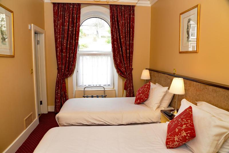 Double Room image 2